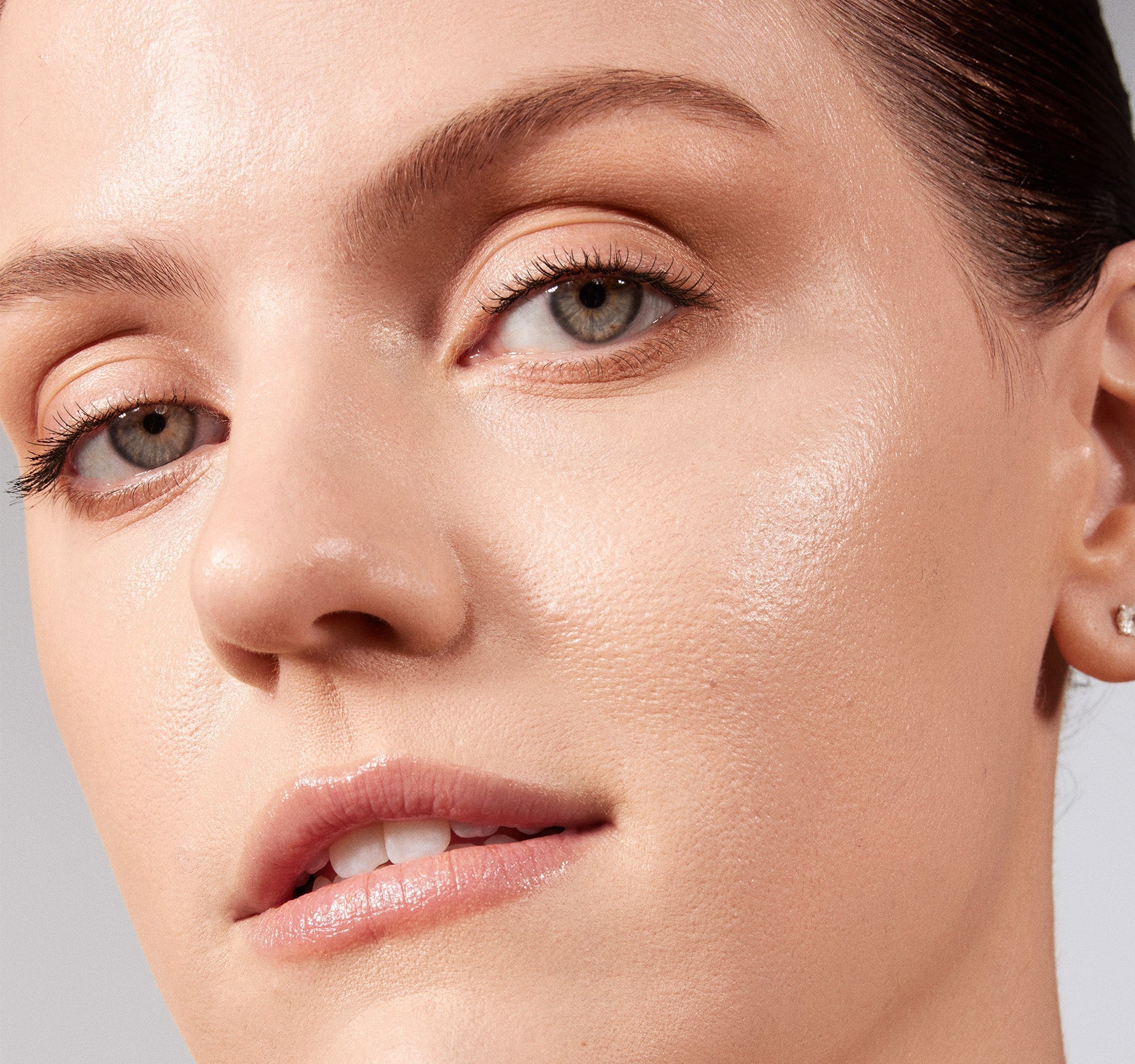 Lightform Extended Hydration Foundation - Image 3