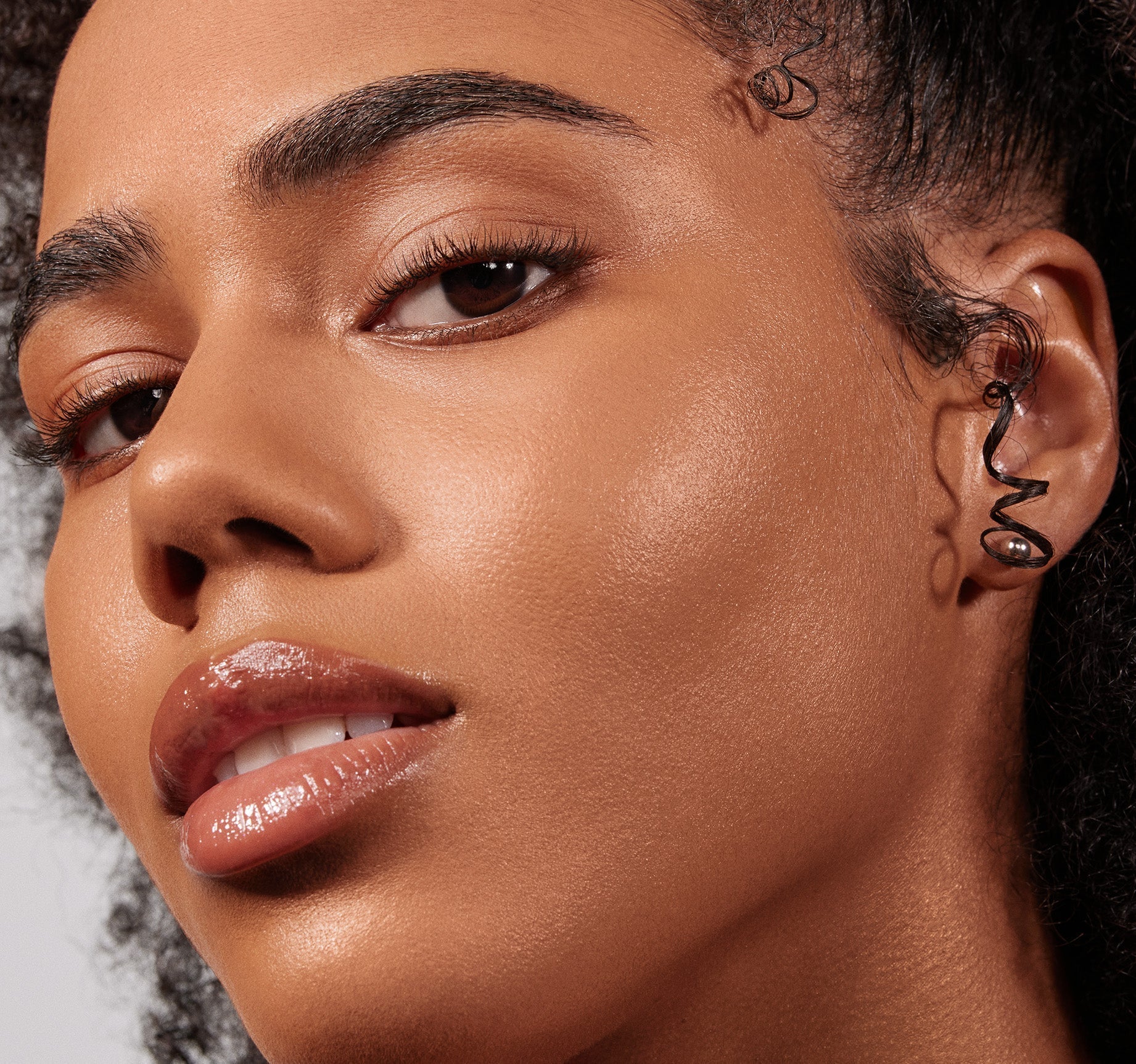 Lightform Extended Hydration Foundation - Image 80