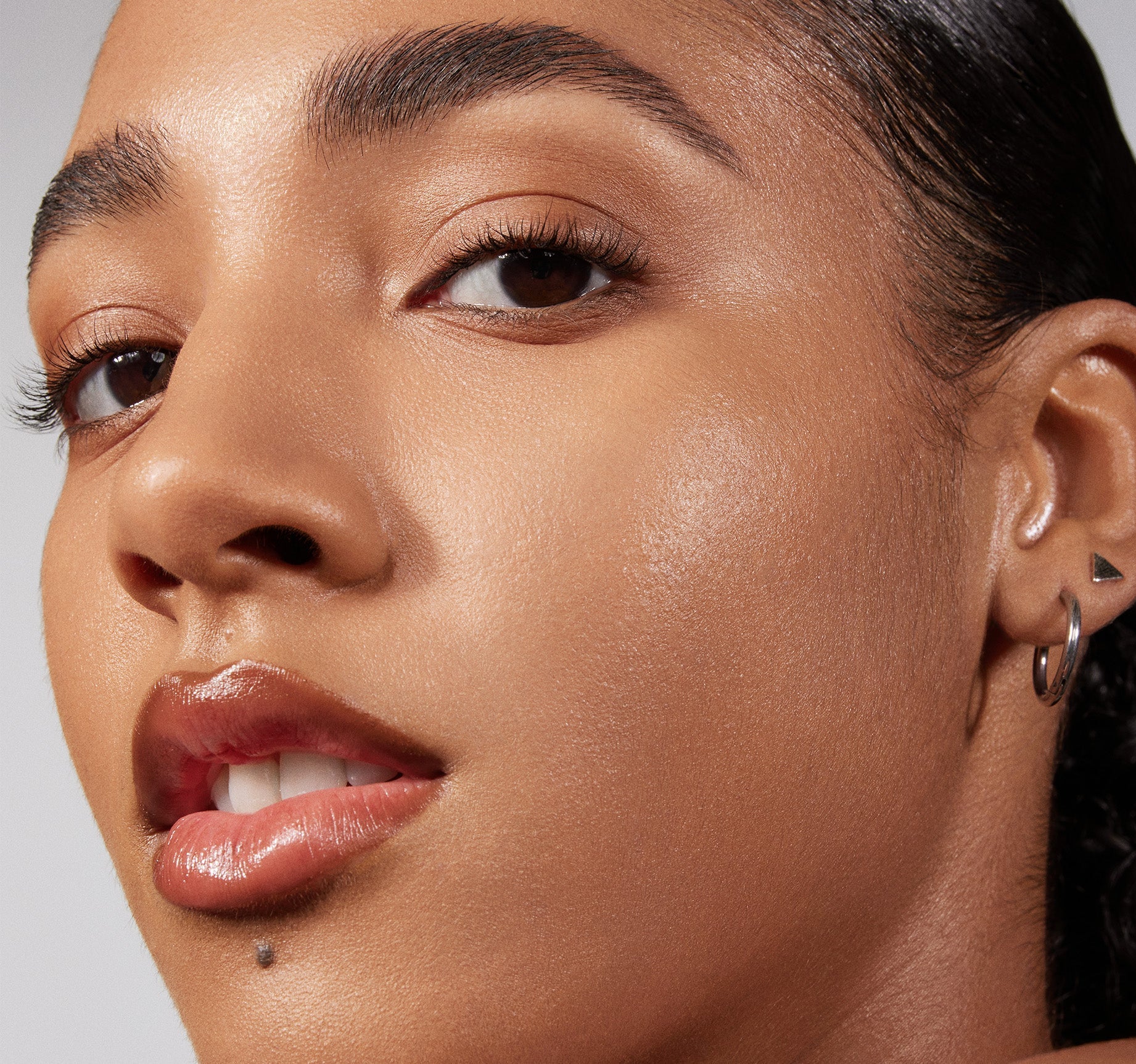 Lightform Extended Hydration Foundation - Image 97