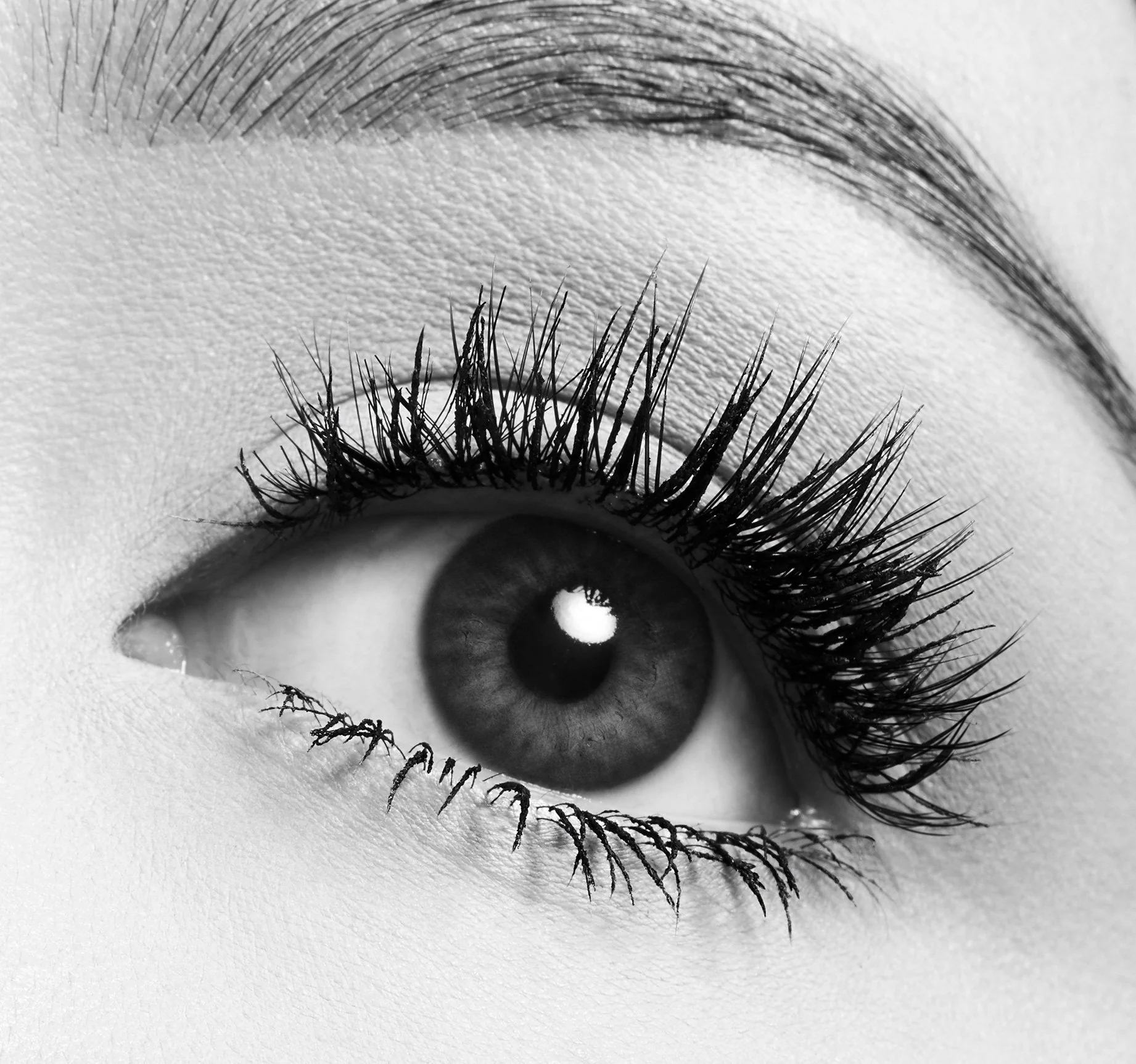Make It Big Volumizing Mascara - Image 5
