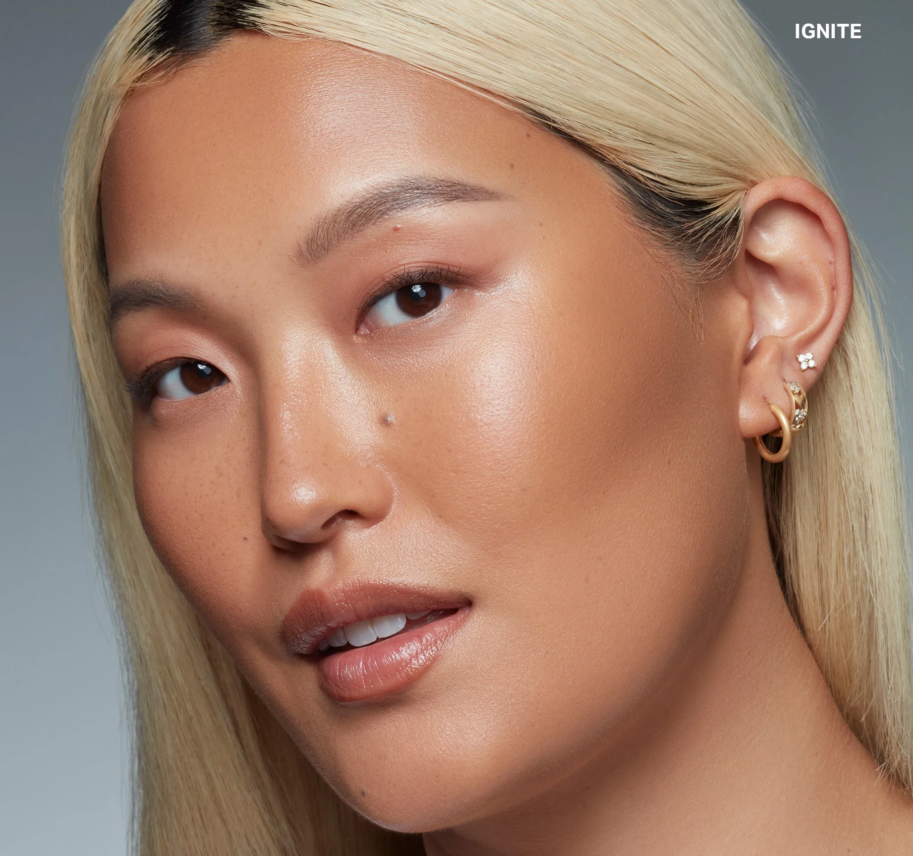 Sudden Heat Creamy Bronzer Stick - Image 7